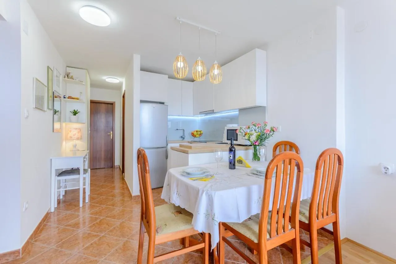Apartments With Wifi Split - 11660 Hırvatistan